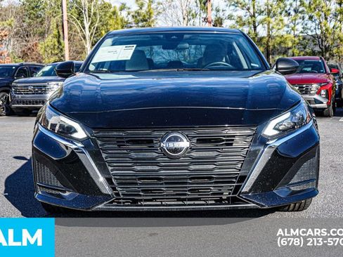 Used 2024 Nissan Altima 2.5 SV image 9