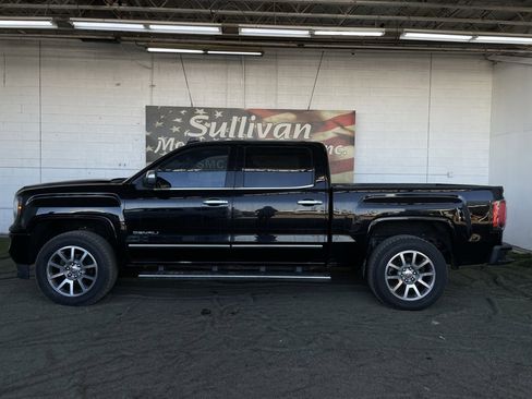 Used 2017 GMC Sierra 1500 Denali image 2