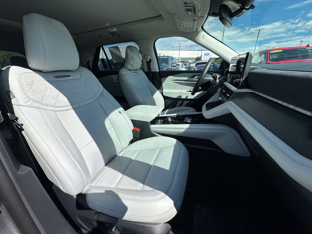 New 2026 Ford Explorer Platinum w/ LUX Leather Package AWD/4WD image 23
