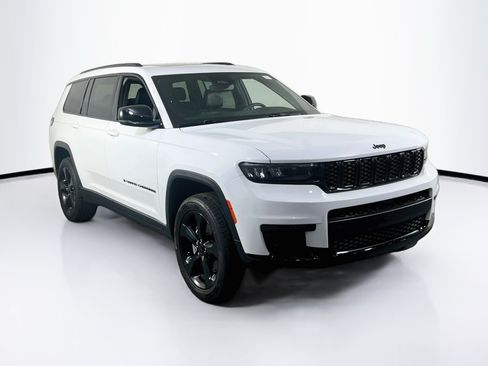 Used 2023 Jeep Grand Cherokee L Laredo AWD/4WD image 3