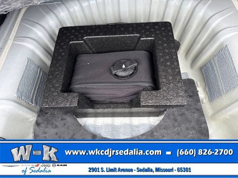 Used 2018 Chevrolet Malibu Premier w/ Premier Sun and Wheel Package FWD image 27