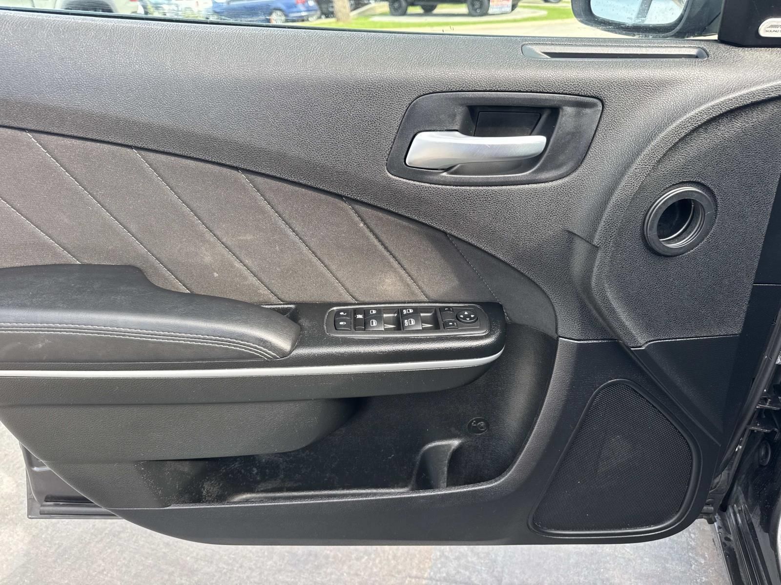 Used 2023 Dodge Charger SXT RWD image 18