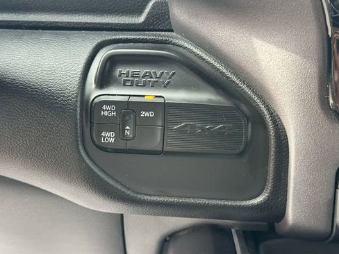 Used 2022 RAM 2500 Big Horn w/ Level C Equiment Group AWD/4WD image 19