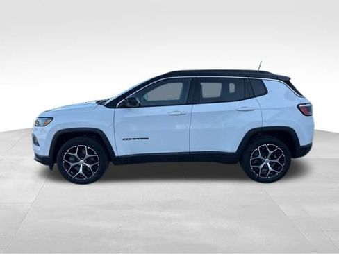 Used 2024 Jeep Compass Limited image 4