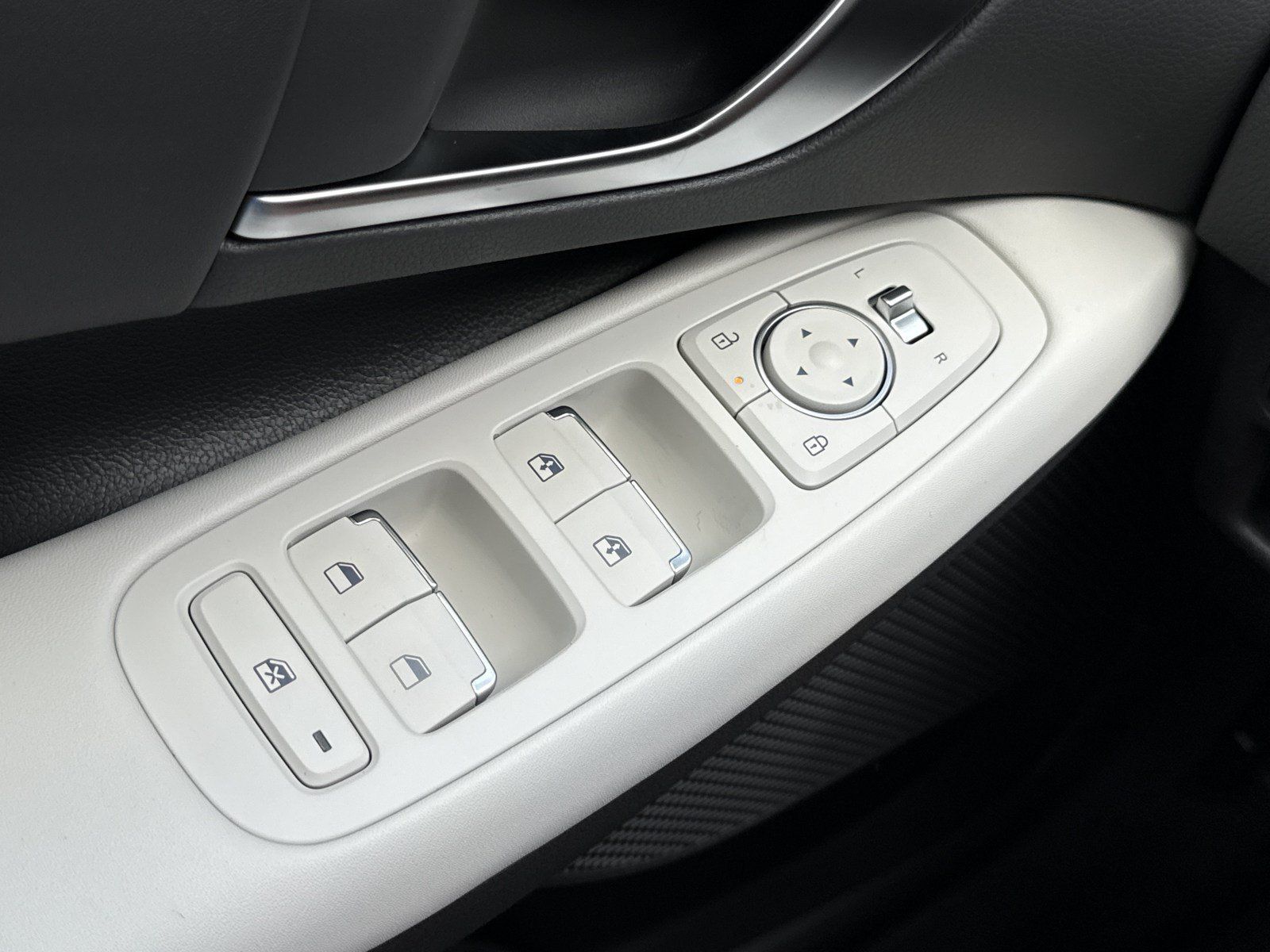 New 2026 Hyundai Sonata SEL FWD image 15