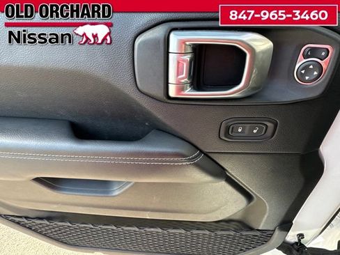 Used 2022 Jeep Wrangler Unlimited Sahara AWD/4WD image 10