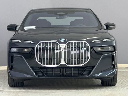 New 2026 BMW i7 M70 w/ Premium Package image 5