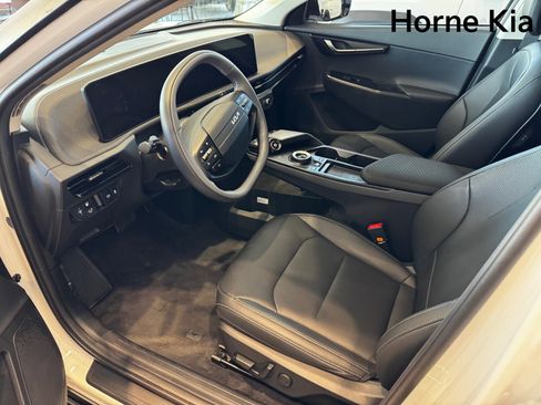 New 2025 Kia EV6 Wind image 9
