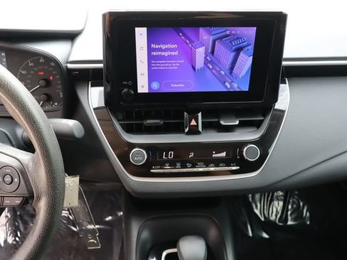 Used 2024 Toyota Corolla LE FWD image 32
