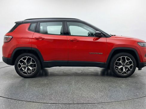 Used 2025 Jeep Compass Limited AWD/4WD image 11