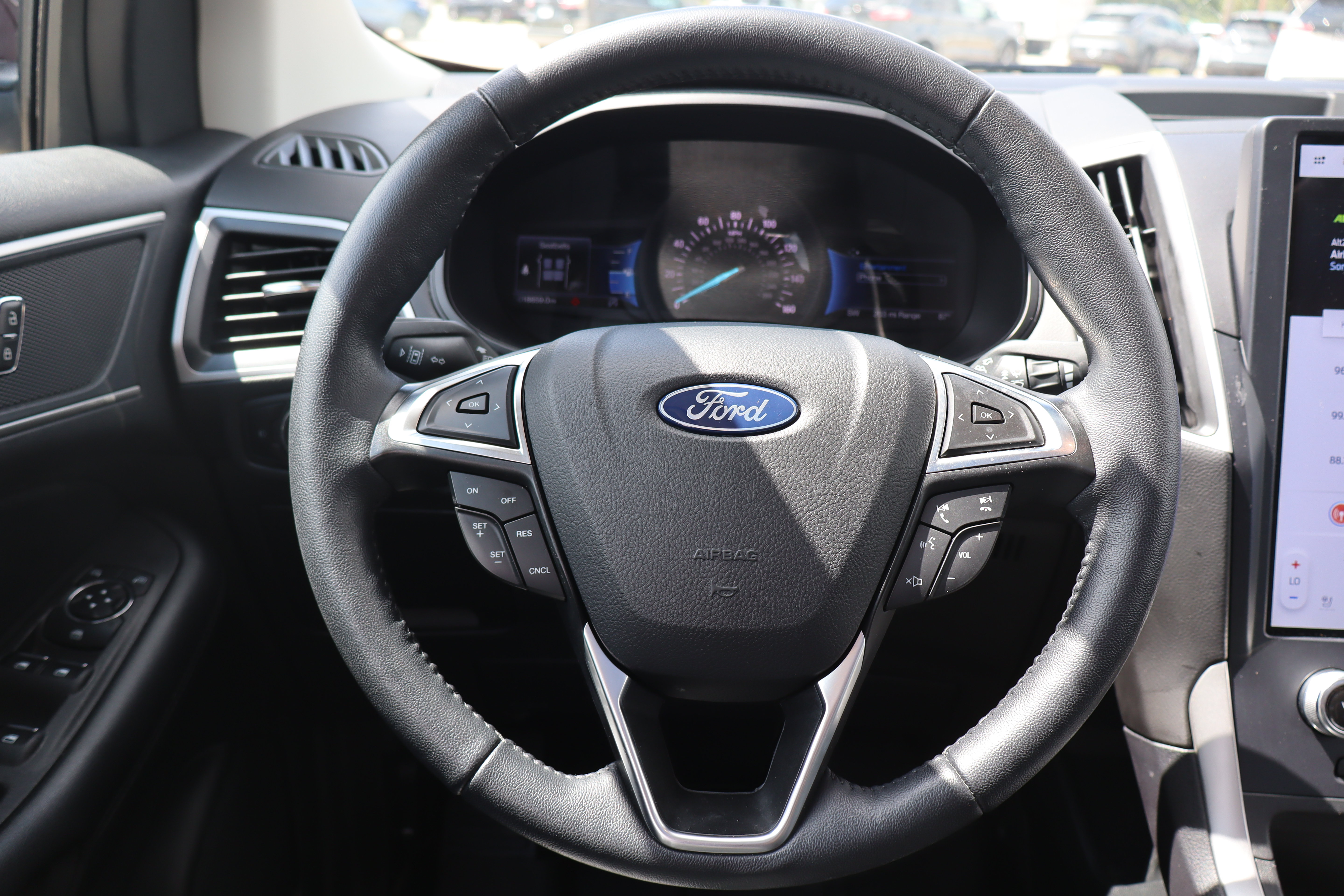 Used 2024 Ford Edge SEL w/ Convenience Package AWD/4WD image 14