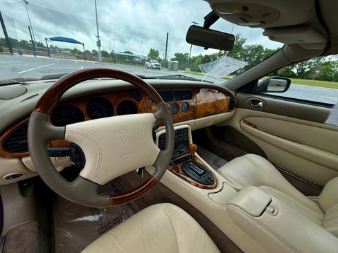 Used 1997 Jaguar XK8 Convertible RWD image 10