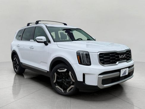 Used 2025 Kia Telluride S image 1