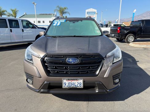 Used 2023 Subaru Forester Premium image 3