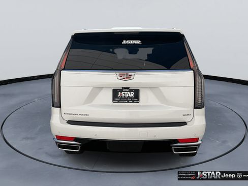 Used 2024 Cadillac Escalade Premium Luxury w/ LPO, Floor Liner Package AWD/4WD image 4