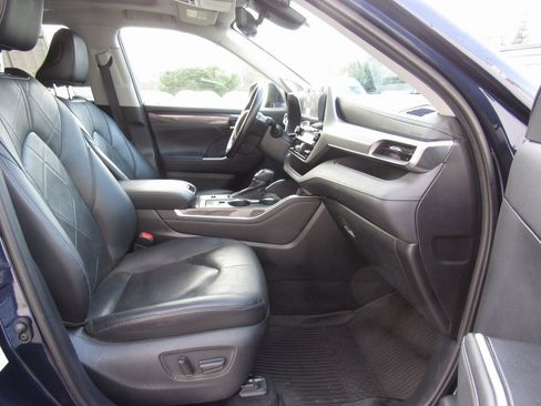 Certified 2021 Toyota Highlander Platinum image 21