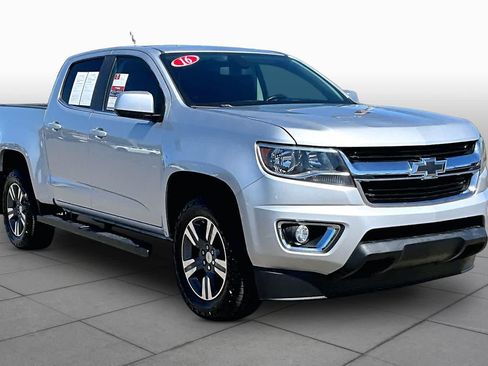 Used 2016 Chevrolet Colorado LT w/ LT Convenience Package RWD image 2
