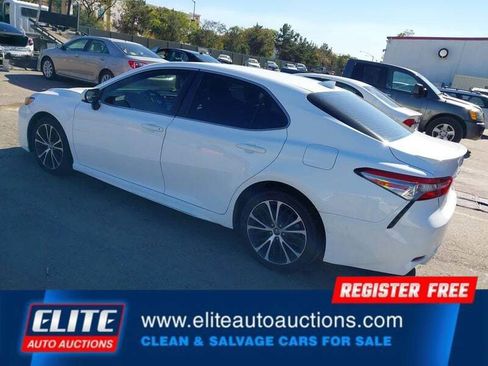 Used 2019 Toyota Camry SE image 6