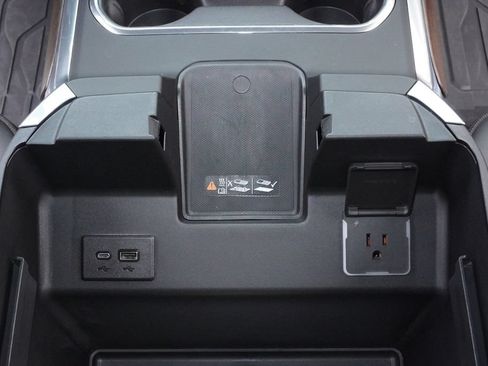 Used 2025 Chevrolet Silverado 2500 High Country w/ Technology Package AWD/4WD image 20