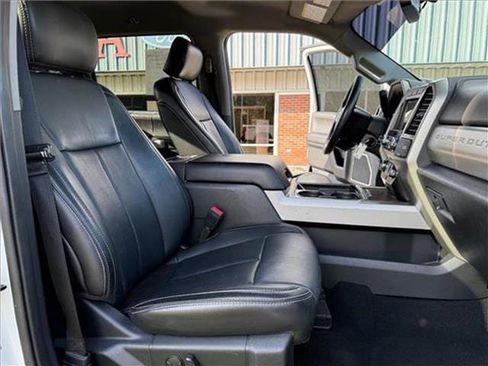 Used 2020 Ford F250 Lariat image 34