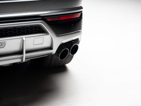 Used 2019 Lamborghini Urus AWD/4WD image 32