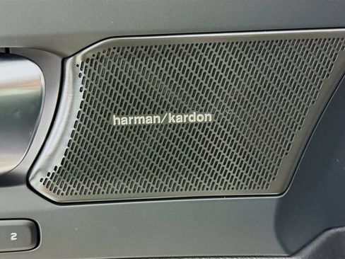 Certified 2026 Volvo XC40 B5 Ultra w/ Climate Package AWD/4WD image 18