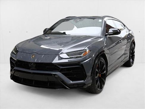 Used 2022 Lamborghini Urus AWD/4WD image 1
