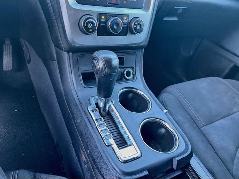 Used 2016 GMC Acadia SLE FWD image 16