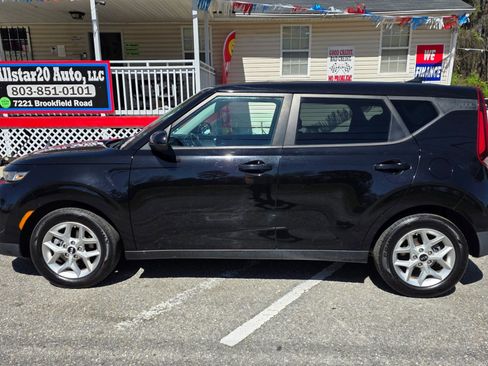 Used 2021 Kia Soul S FWD image 1