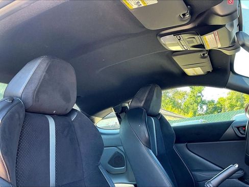 Used 2025 Toyota GR86 Premium w/ ALL Weather Mat Package (TMS) RWD image 25