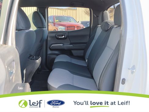 Used 2023 Toyota Tacoma TRD Off-Road image 28