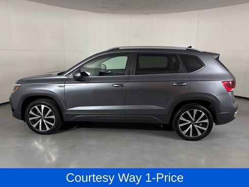 Used 2024 Volkswagen Taos SE FWD image 6