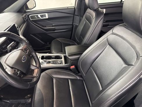 Used 2020 Ford Explorer XLT w/ Equipment Group 202A image 20