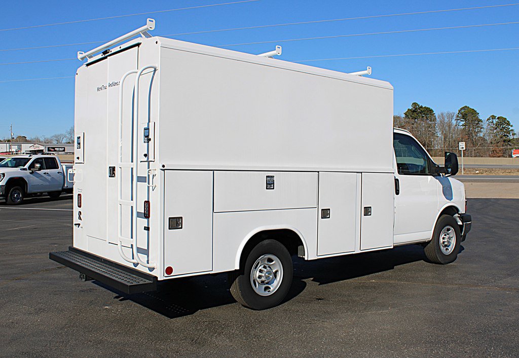Used 2023 Chevrolet Express 3500 w/ Power Convenience Package RWD image 5
