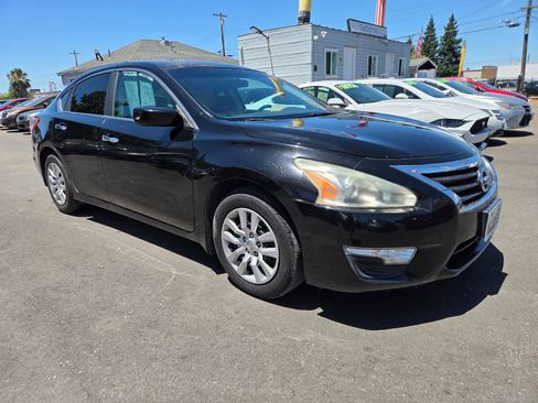 Used 2013 Nissan Altima 2.5 S FWD image 4