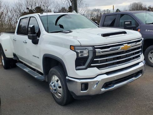 Used 2024 Chevrolet Silverado 3500 LTZ w/ LTZ Plus Package image 2