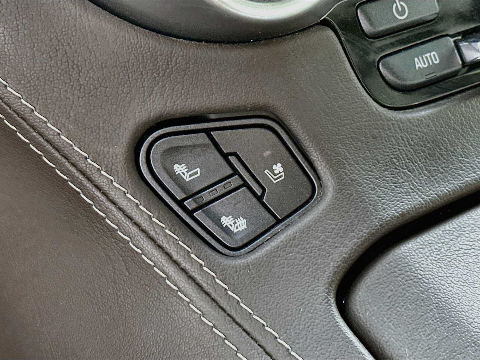 Used 2019 Chevrolet Tahoe Premier AWD/4WD image 20