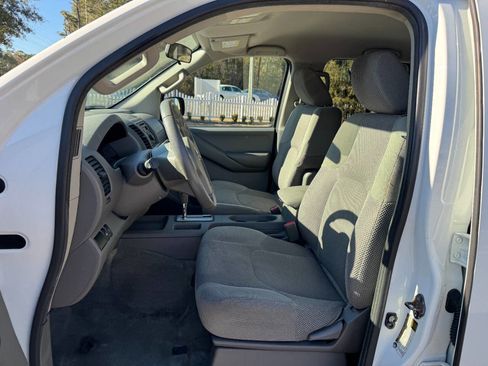 Used 2013 Nissan Frontier S image 10