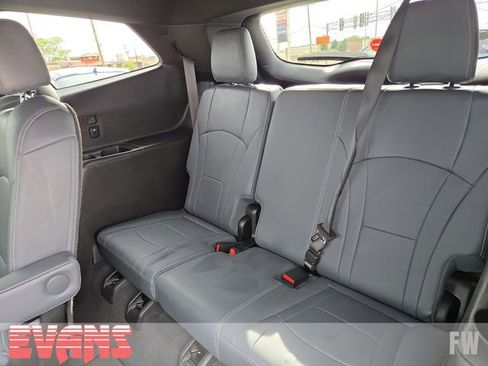 Used 2023 Buick Enclave Essence AWD/4WD image 22