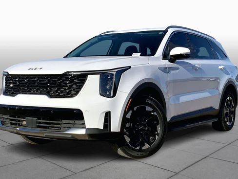 Certified 2025 Kia Sorento S image 2