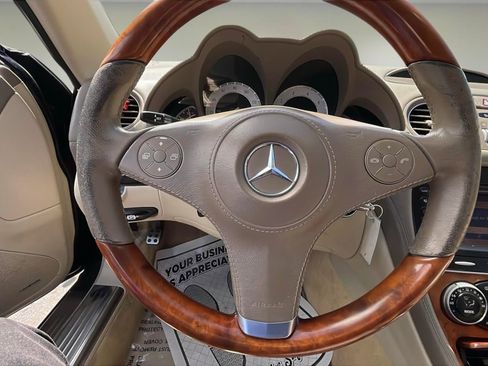 Used 2009 Mercedes-Benz SL 550 w/ Premium I Pkg image 25