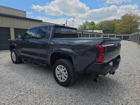 Certified 2024 Toyota Tacoma SR AWD/4WD image 4