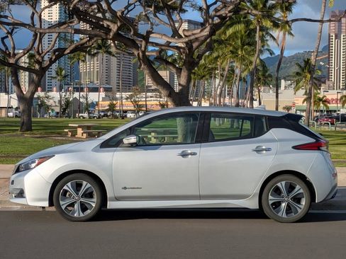 Used 2018 Nissan Leaf SL image 2