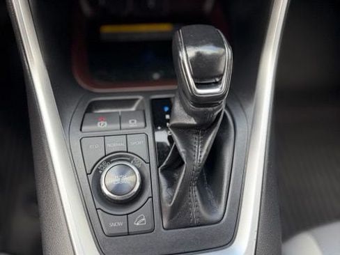 Used 2020 Toyota RAV4 Limited AWD/4WD image 16