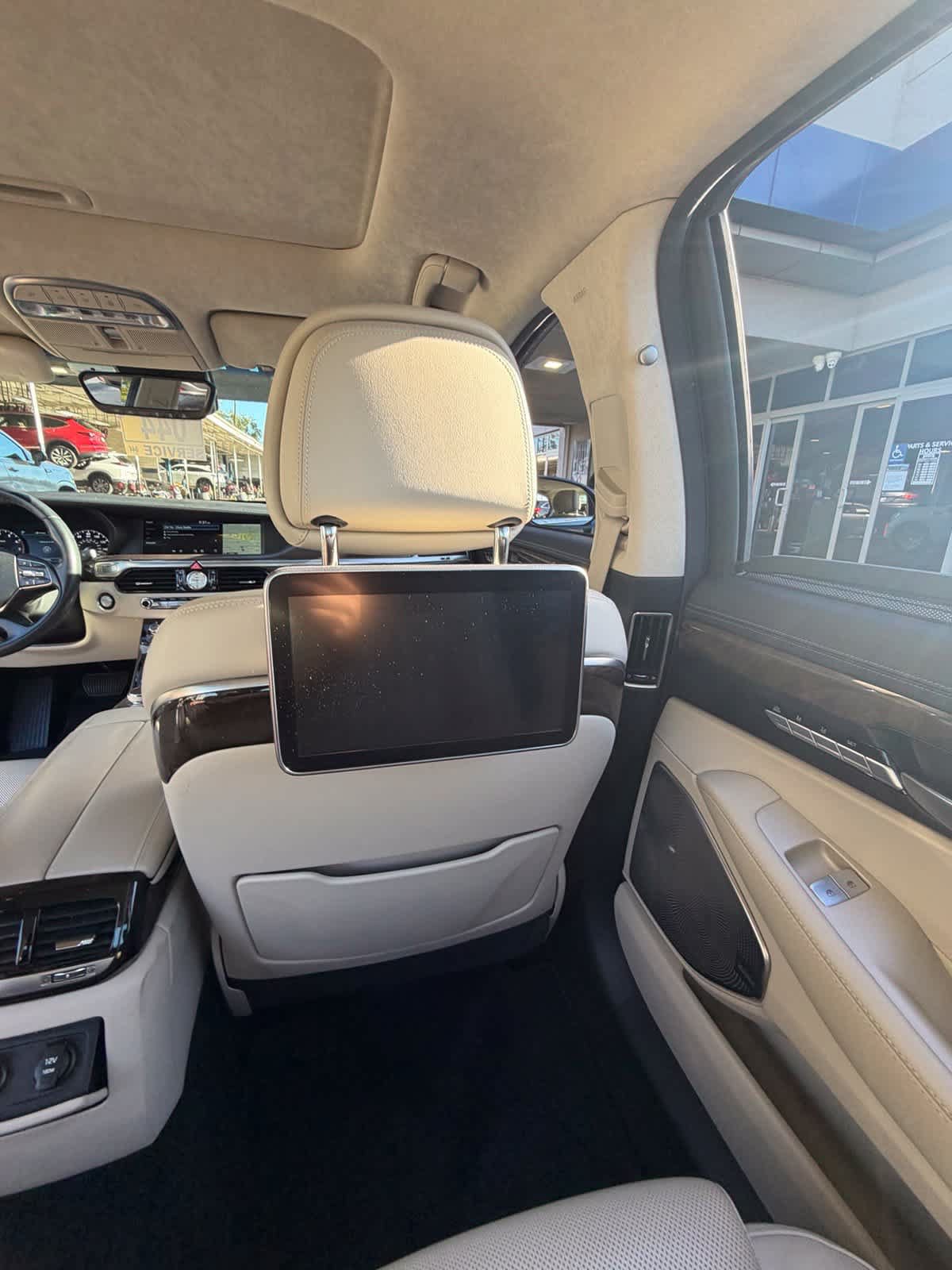 Used 2018 Genesis G90 5.0 Ultimate RWD image 18