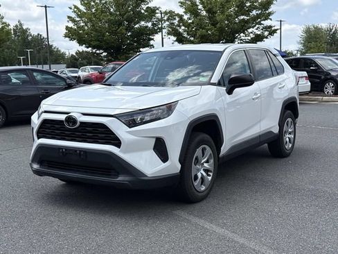 Used 2022 Toyota RAV4 LE FWD image 5