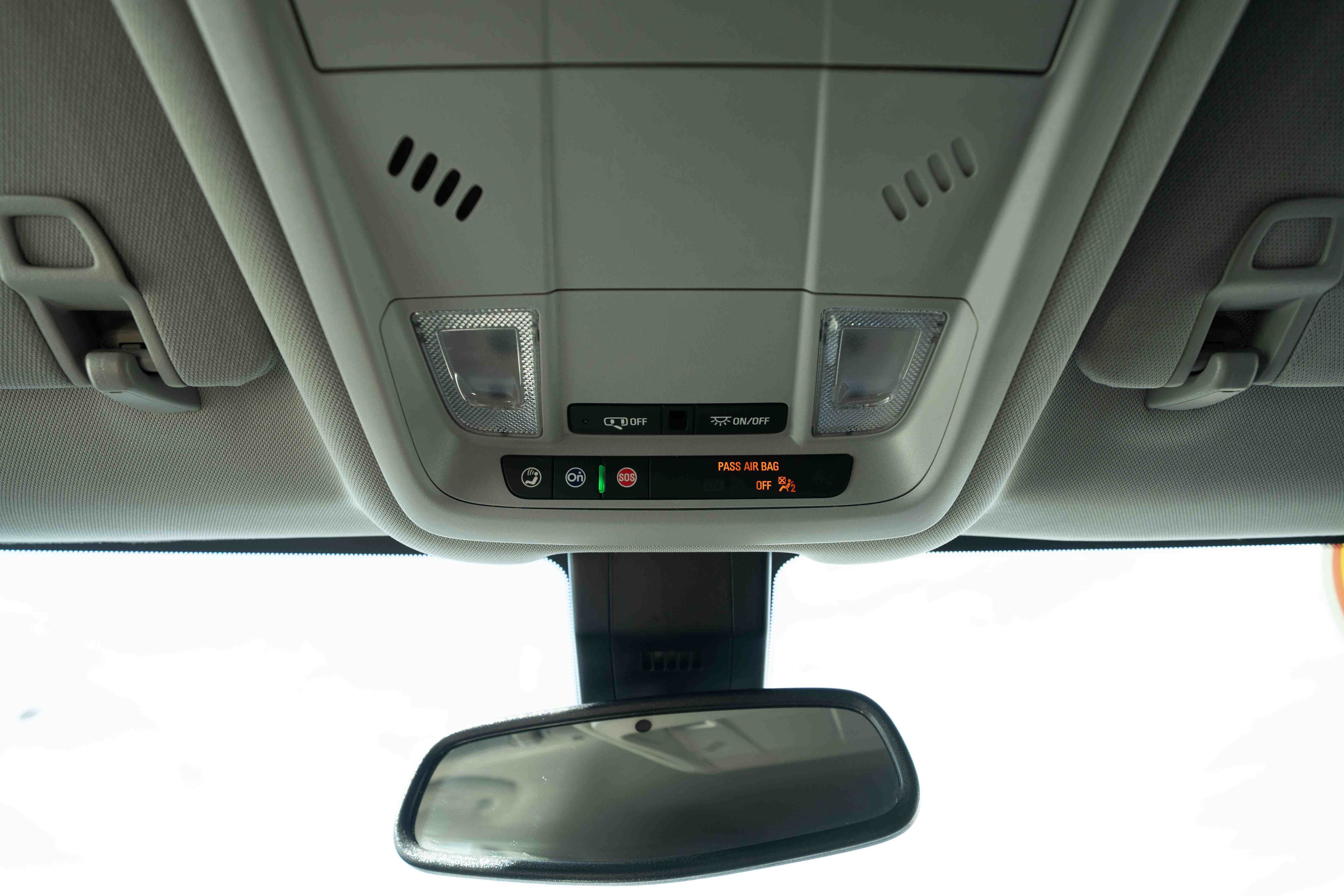 Used 2024 GMC Terrain SLE w/ Driver Convenience Package FWD image 18
