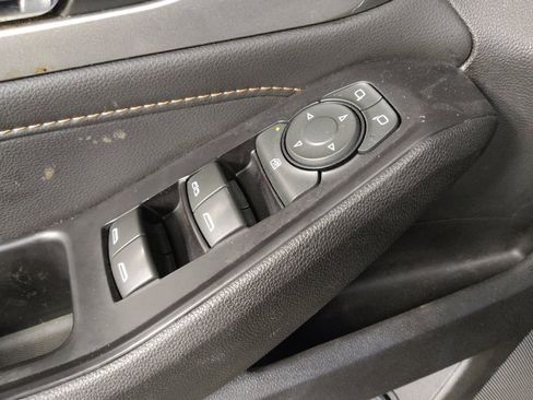 Used 2019 Chevrolet Traverse LT FWD image 27