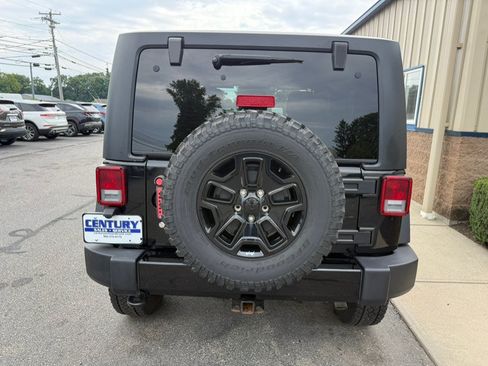 Used 2017 Jeep Wrangler Sport AWD/4WD image 7