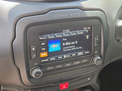 Used 2017 Jeep Renegade Limited image 10